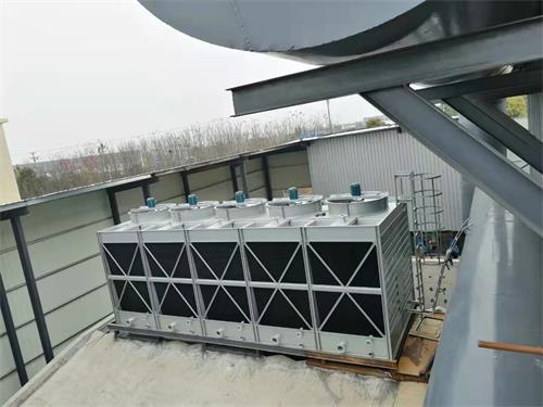 方形橫流式冷卻塔的主要特點(浙江玻璃鋼方形橫流式冷卻塔)